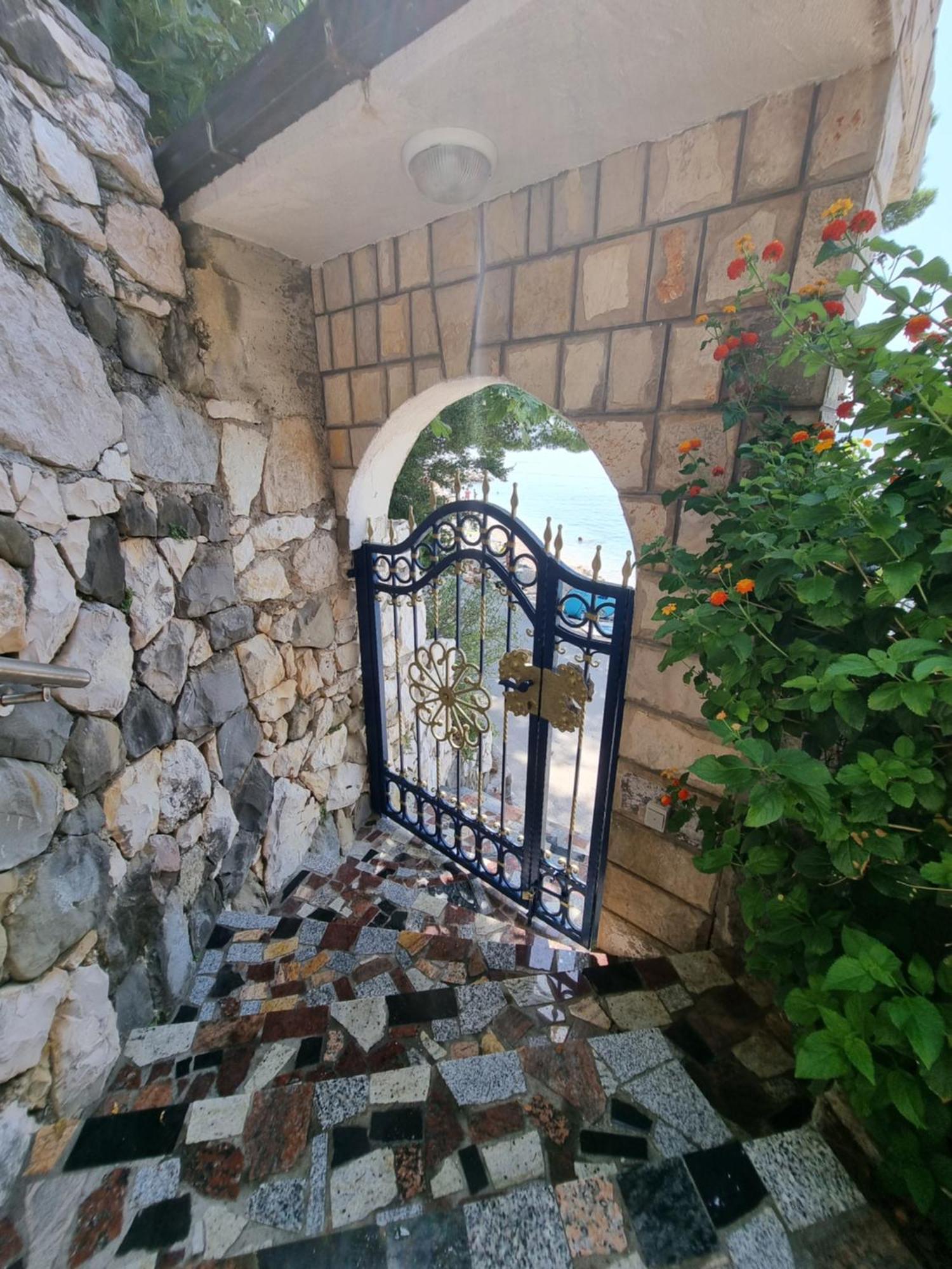 Apartmani Anda Zivogosce Ruang foto